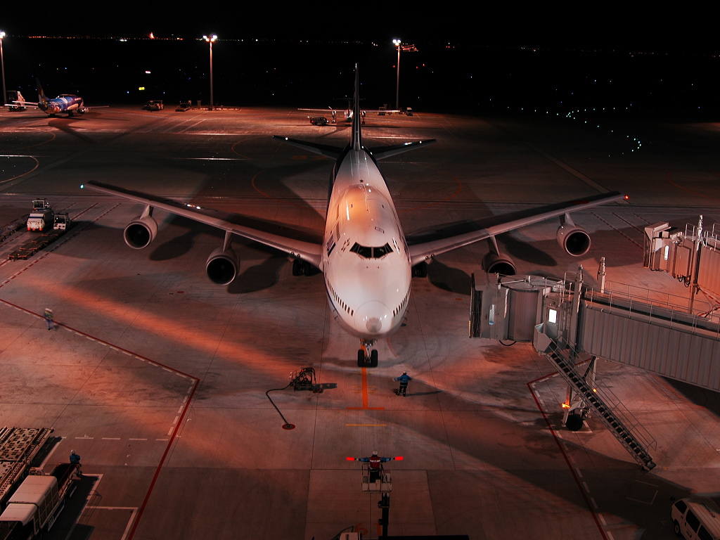 荷蘭空運(yùn)價(jià)格，MU空運(yùn)專線，深圳大智通國際貨運(yùn)
